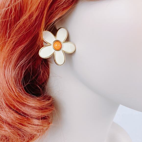 Signed Monet Mod Floral Brooch Earrings Set Gold Tone Enamel Vintage 1960s 1970s - Picture 6 of 12